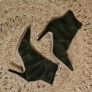 Camouflage Ankle Sock Boots 8